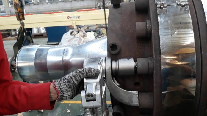 “Hytorc xiết bulong bằng Cờ lê thủy lực tại Nhà máy Ống Nhựa Hoa Sen – Giải pháp tiết kiệm thời gian và tăng hiệu suất vượt trội (Phần 2)”