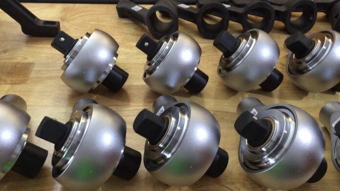 “Giải pháp hoàn hảo cho công việc kỹ thuật với Bộ nhân lực 2700Nm 1:4,33 ELORA 2602”